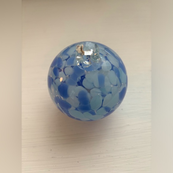 Hand Blown Art Glass Christmas Ornament 3" - Picture 4 of 4